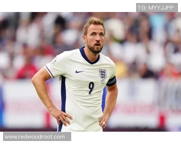 英格兰足球明星意外脱鞋子引发热议球迷纷纷围观现场趣事不断